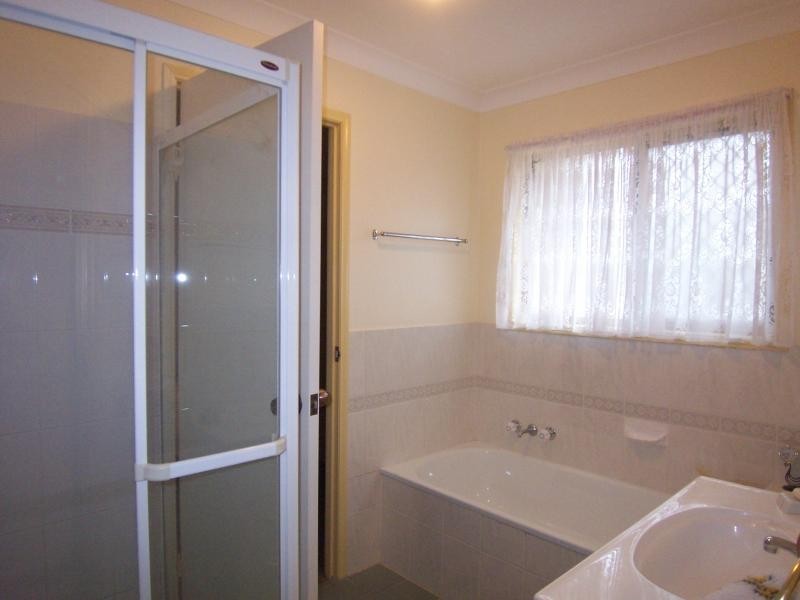 48 Bernadette Cr, Rosewood QLD 4340