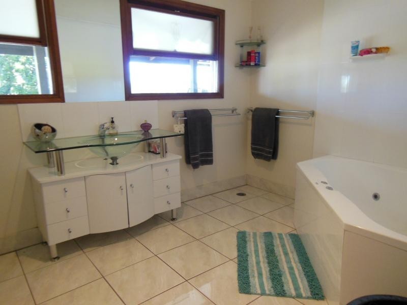 88 Hills Road, Pine Mountain QLD 4306