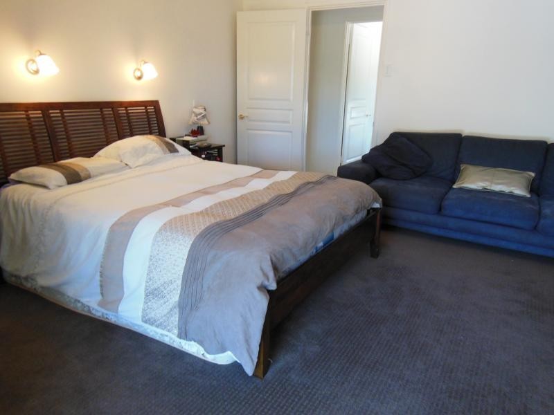 88 Hills Road, Pine Mountain QLD 4306