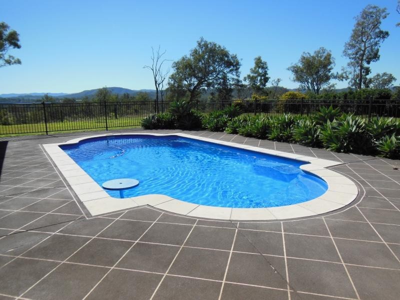 88 Hills Road, Pine Mountain QLD 4306