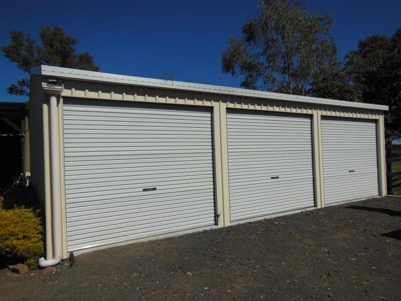 88 Hills Road, Pine Mountain QLD 4306