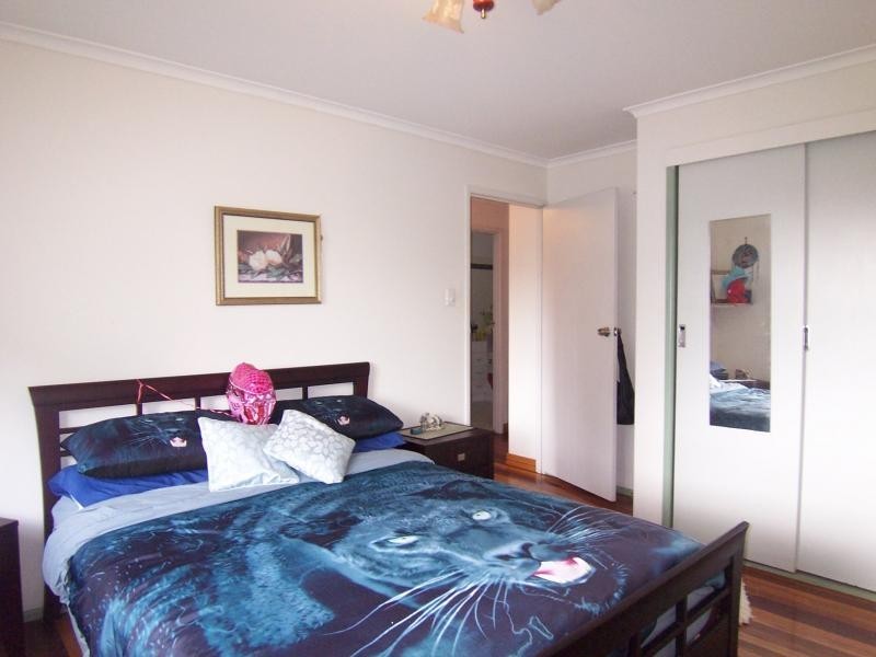 12 Calvin St, Walloon QLD 4306