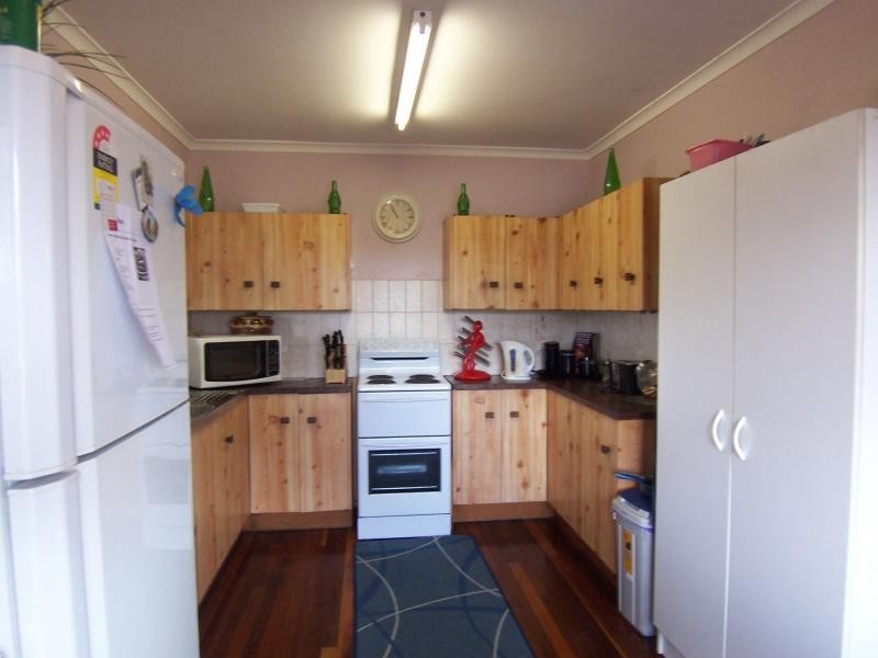 12 Calvin St, Walloon QLD 4306