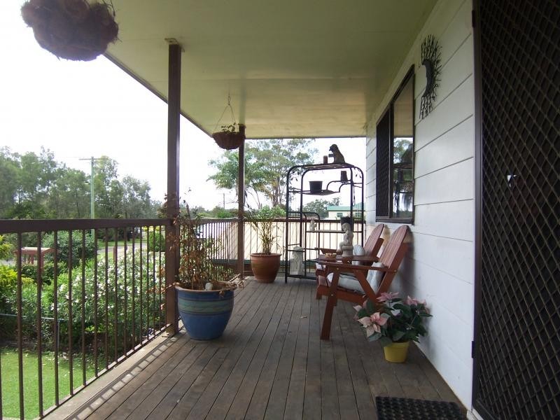 12 Calvin St, Walloon QLD 4306