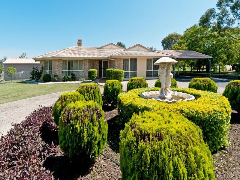 36-38 Roland Ct, Peak Crossing QLD 4306