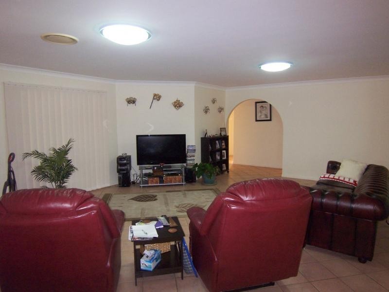 36-38 Roland Ct, Peak Crossing QLD 4306