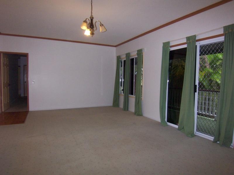 57 Flame Tree Ct, Walloon QLD 4306