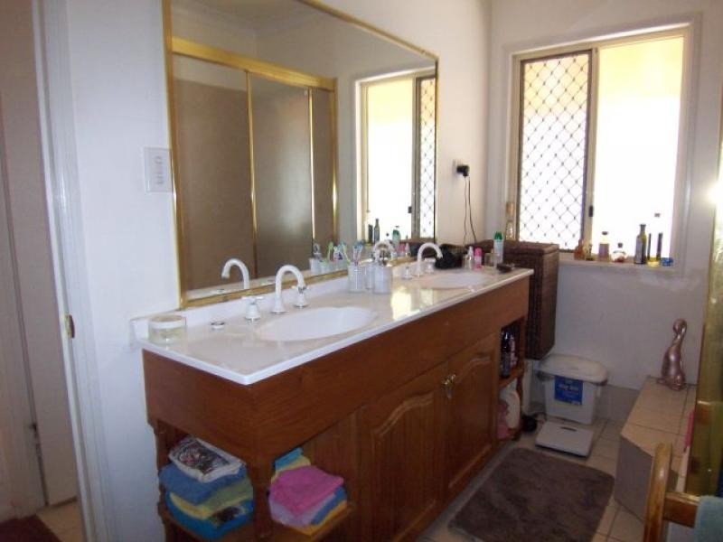 16 Piepers Rd, Marburg QLD 4346