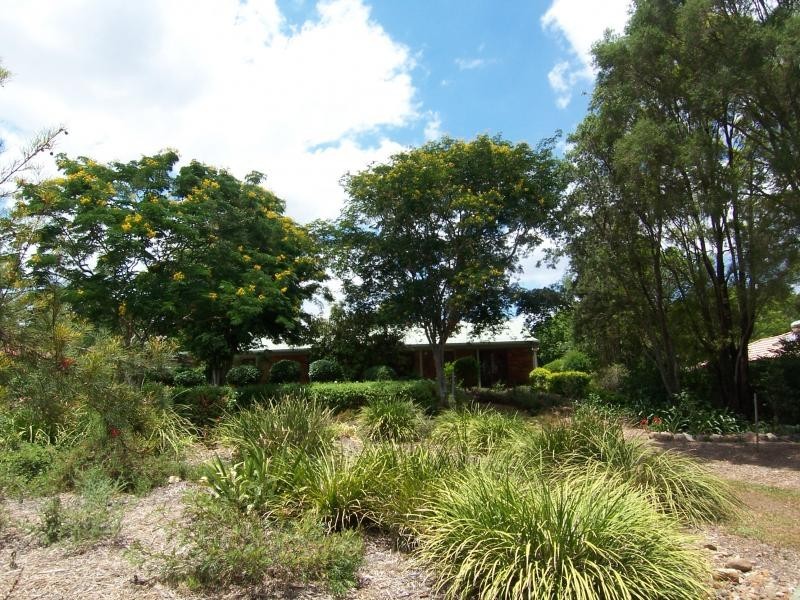 29 Flame Tree Court, Walloon QLD 4306