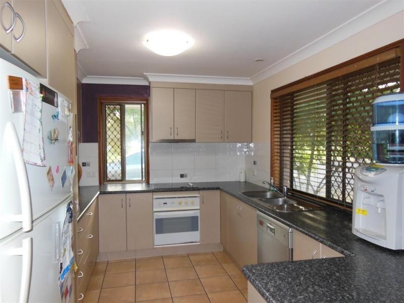 20 Taylors Rd, Walloon QLD 4306