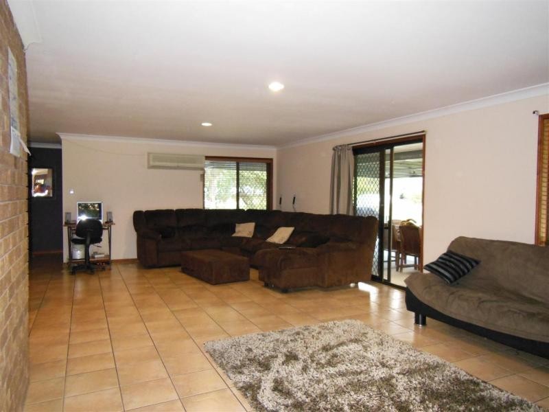 20 Taylors Rd, Walloon QLD 4306