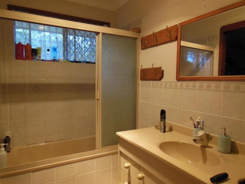 20 Taylors Rd, Walloon QLD 4306