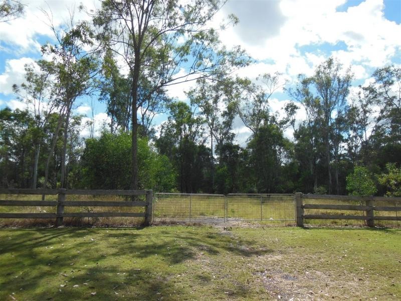 21 Taylors Rd, Walloon QLD 4306