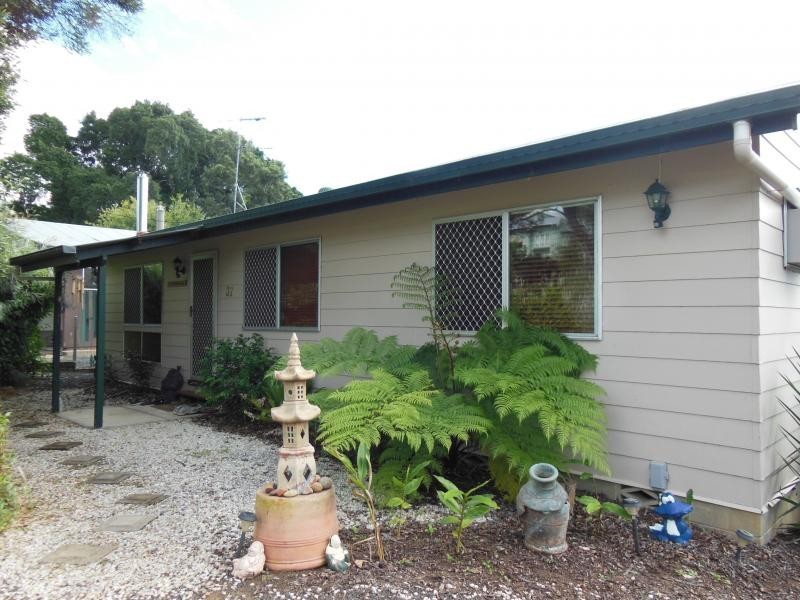35-37 Owens St, Marburg QLD 4346