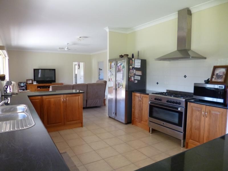 110 Harwoods Road, Walloon QLD 4306