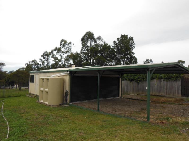 8 Farrell Dr, Walloon QLD 4306