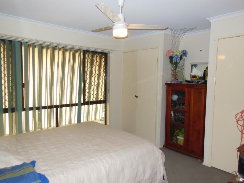 8 Farrell Dr, Walloon QLD 4306