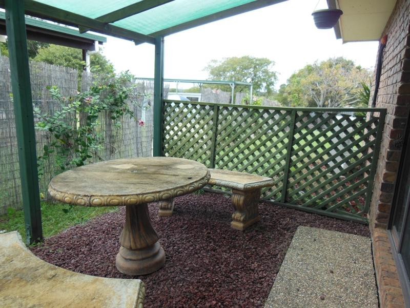 8 Farrell Dr, Walloon QLD 4306