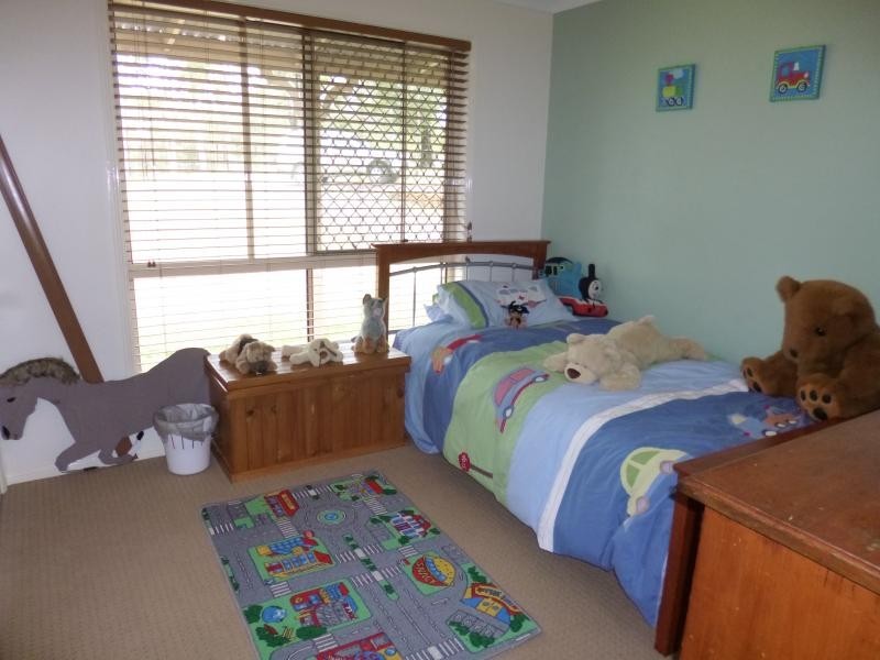 48 James Road, Pine Mountain QLD 4306