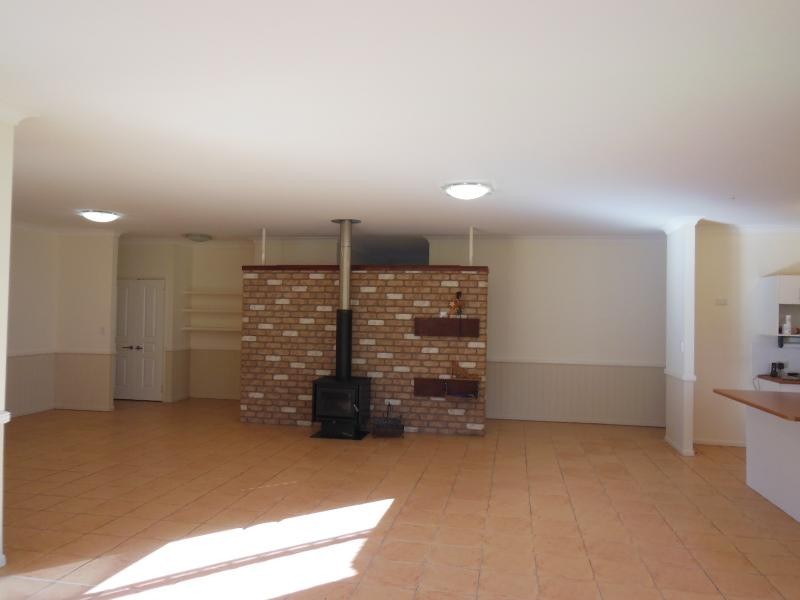 22 Ashleigh Ct, Walloon QLD 4306