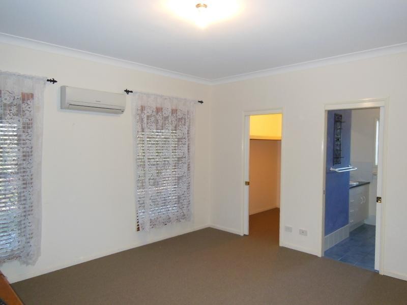 22 Ashleigh Ct, Walloon QLD 4306