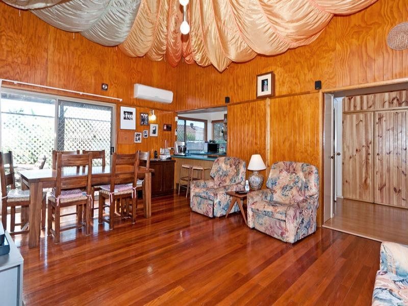 8 Macadamia Ct, Walloon QLD 4306