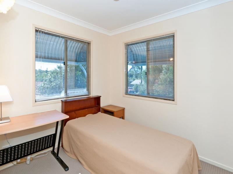 8 Macadamia Ct, Walloon QLD 4306