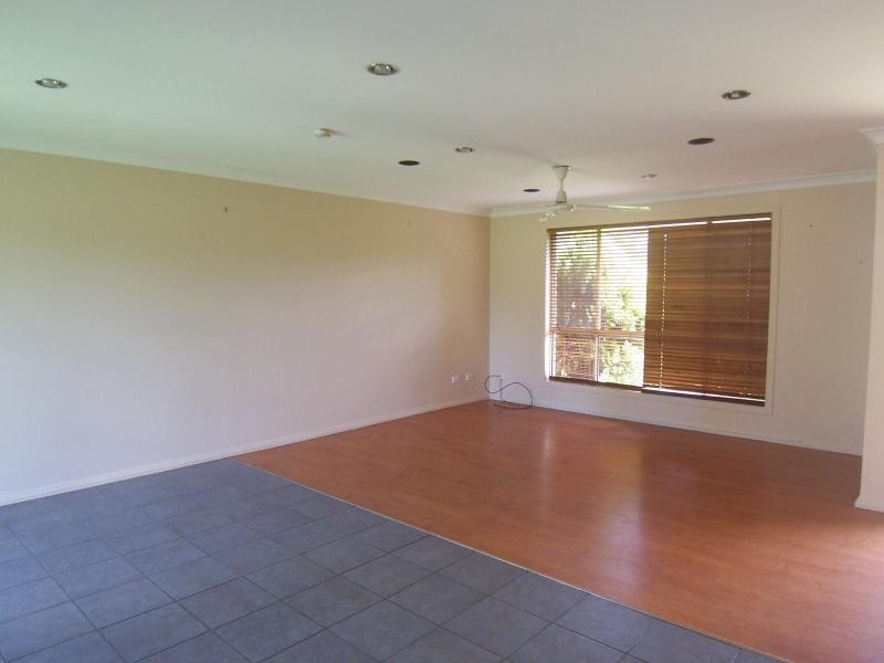 18 Honeysuckle Court, Walloon QLD 4306