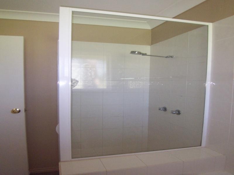 18 Honeysuckle Court, Walloon QLD 4306