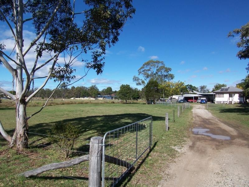 14 Stocks Lane, Walloon QLD 4306