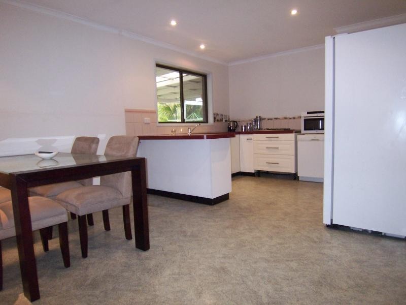 33 Flame Tree Court, Walloon QLD 4306