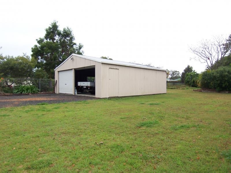 33 Flame Tree Court, Walloon QLD 4306