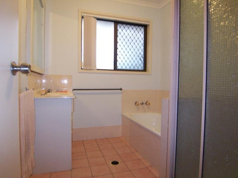 33 Flame Tree Court, Walloon QLD 4306