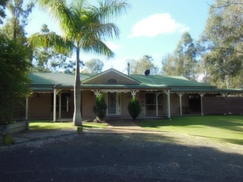 114 Bayley Road, Pine Mountain QLD 4306