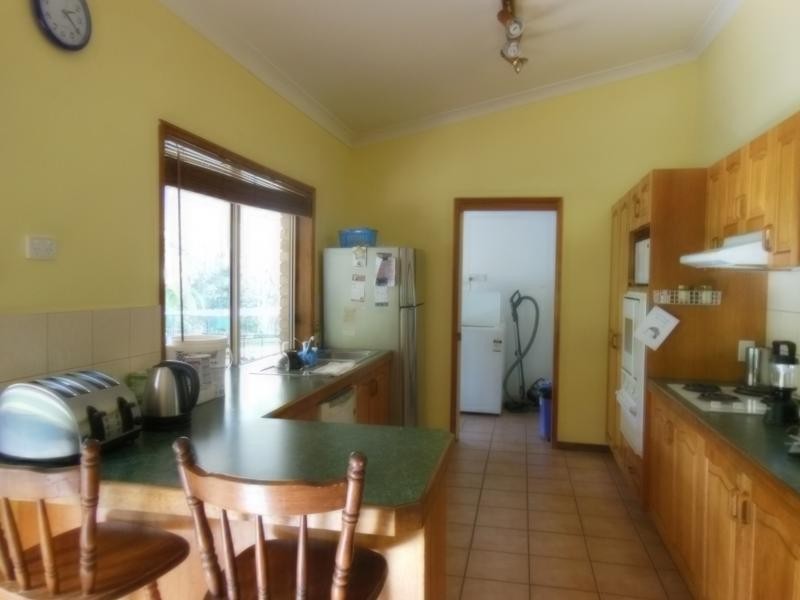 114 Bayley Road, Pine Mountain QLD 4306