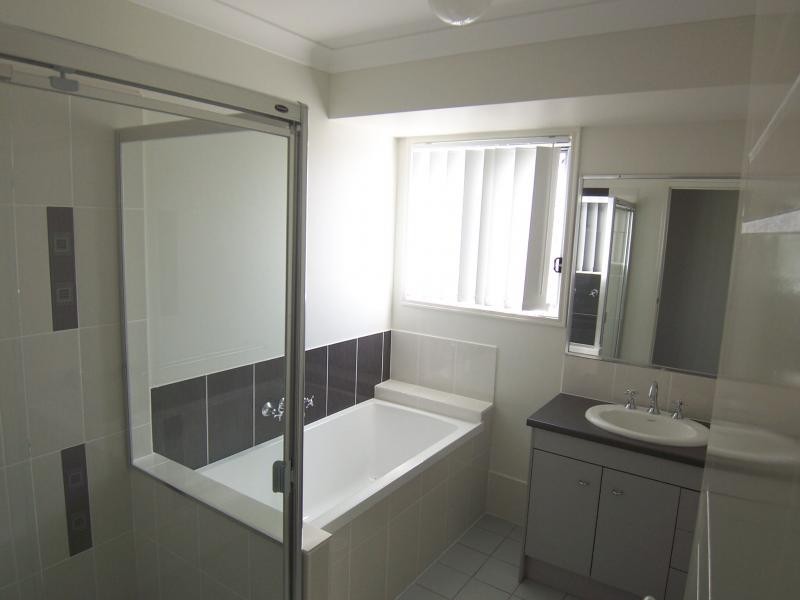 21 Claydon Pl, Rosewood QLD 4340