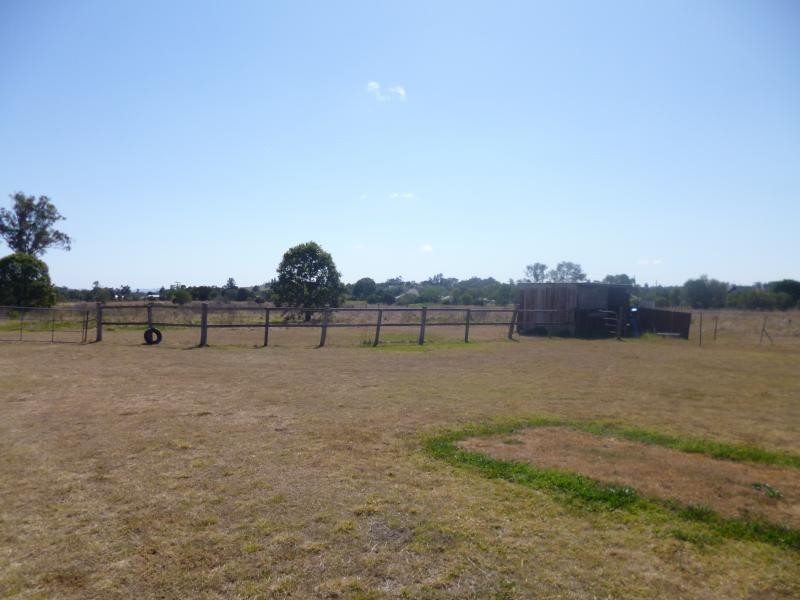 10  Edward Street, Marburg QLD 4346