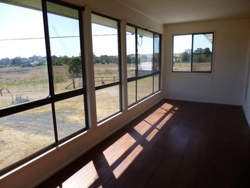 10  Edward Street, Marburg QLD 4346