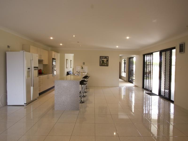50 Glencoe Place, Thagoona QLD 4306