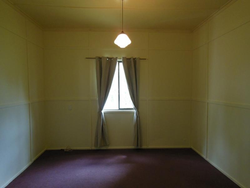 6 Yates St, Rosewood QLD 4340