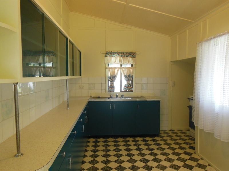 6 Yates St, Rosewood QLD 4340