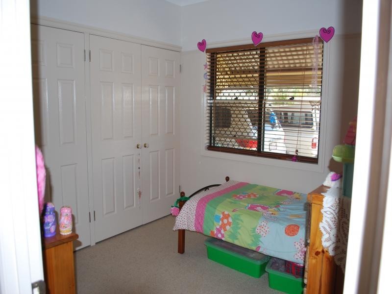 36 Farrell Dr, Walloon QLD 4306