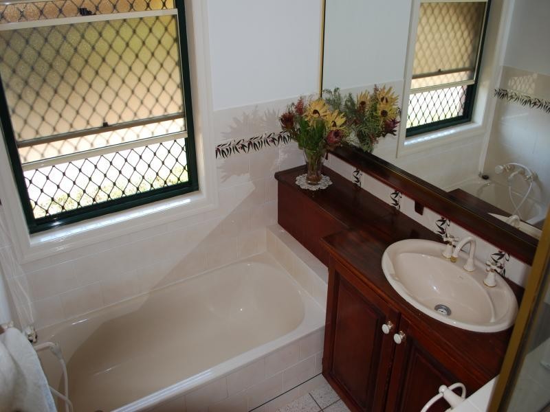 36 Farrell Dr, Walloon QLD 4306