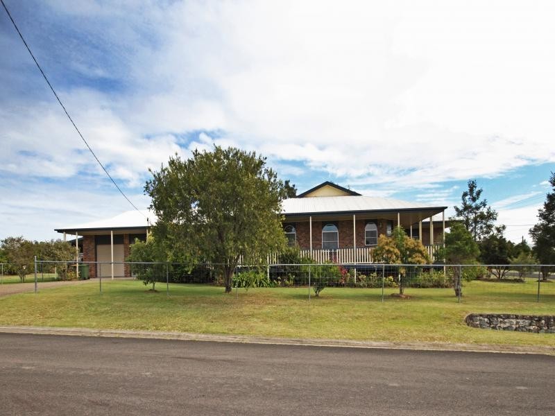 1 Honeysuckle Ct, Walloon QLD 4306