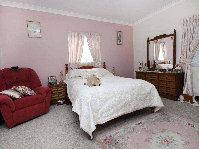 1 Honeysuckle Ct, Walloon QLD 4306