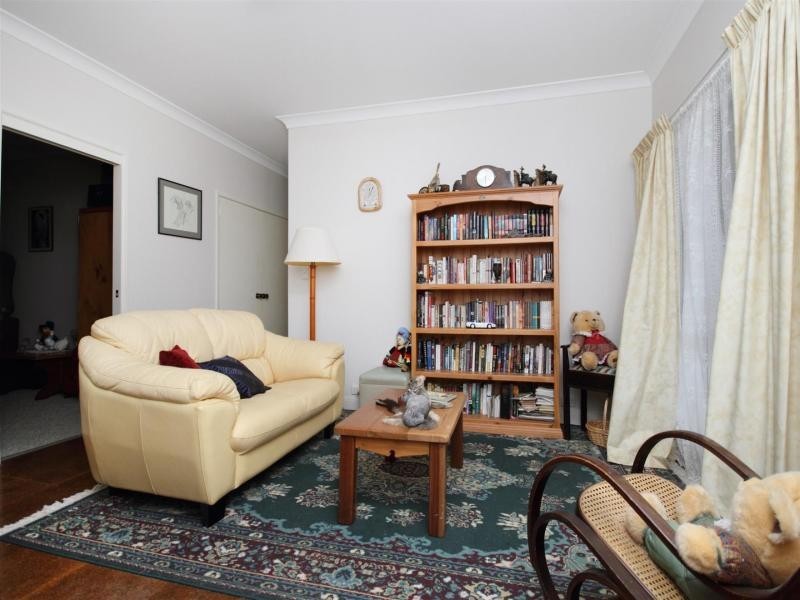 1 Honeysuckle Ct, Walloon QLD 4306