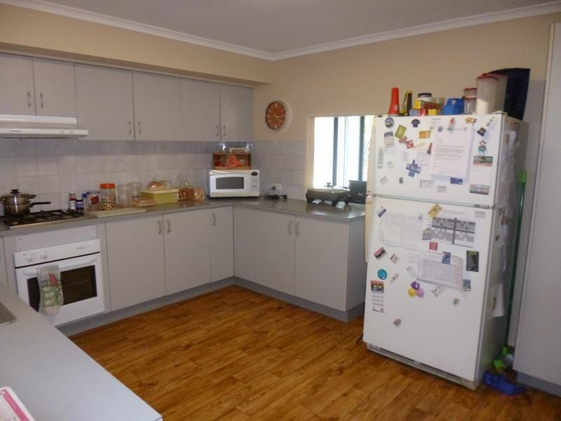11 Poincianna Court, Walloon QLD 4306