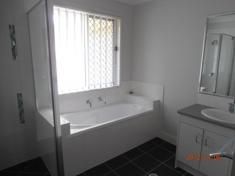 2/1 Ceres Street, Brassall QLD 4305