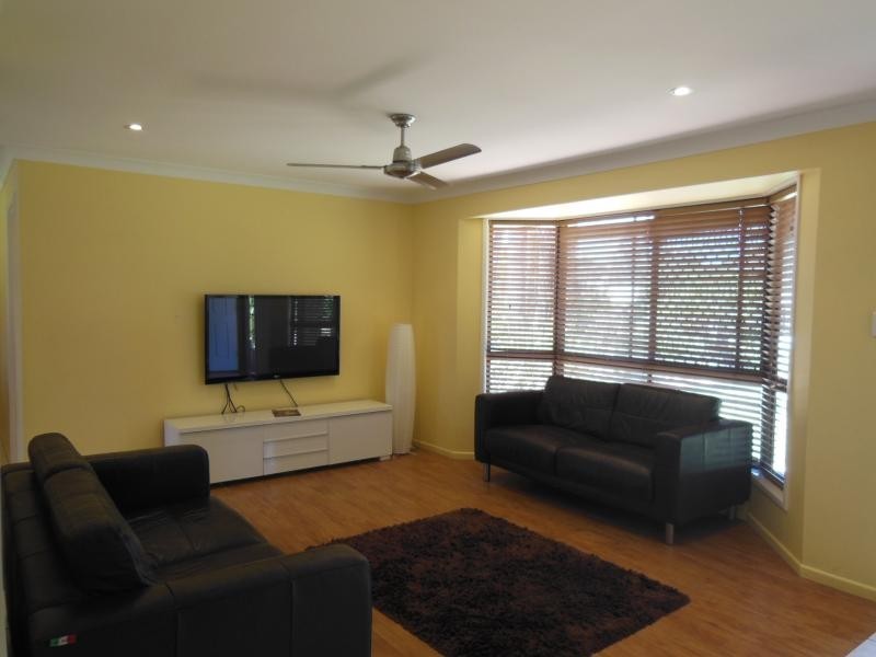 11 Honeysuckle Ct, Walloon QLD 4306