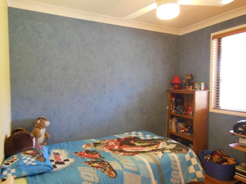 11 Honeysuckle Ct, Walloon QLD 4306
